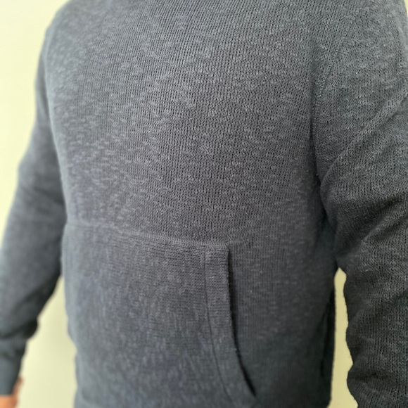 Banana Republic luxe sweater with pouch and zip - Picture 3 of 5